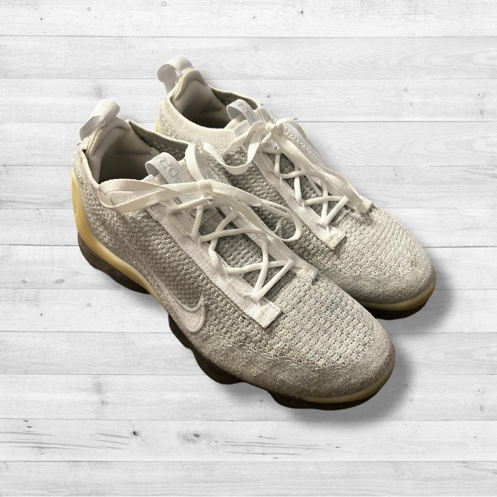 Nike Air Vapormax 2021 Flyknit Womens Size 9 White Pure Platinum
